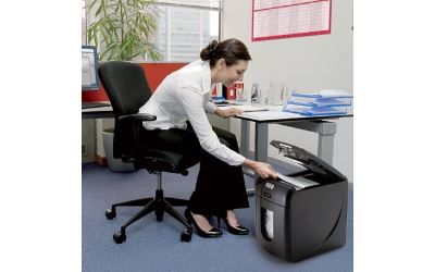 Có nên sử dụng máy hủy giấy (tài liệu) tại công ty, văn phòng hay không?